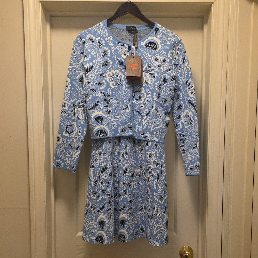 NWT Etro Saks Fifth Ave Blue and White Floral Long Sleeve Dress with Jacket. A-8